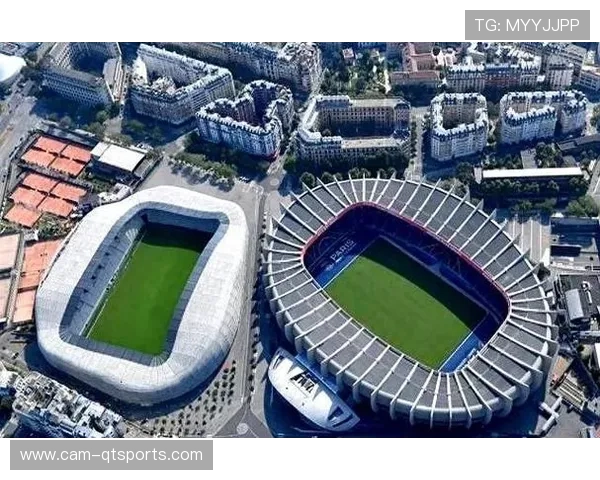 巴黎FC与巴黎圣日耳曼球场仅隔一条克劳德-法雷尔街，创造世界足坛罕见景观